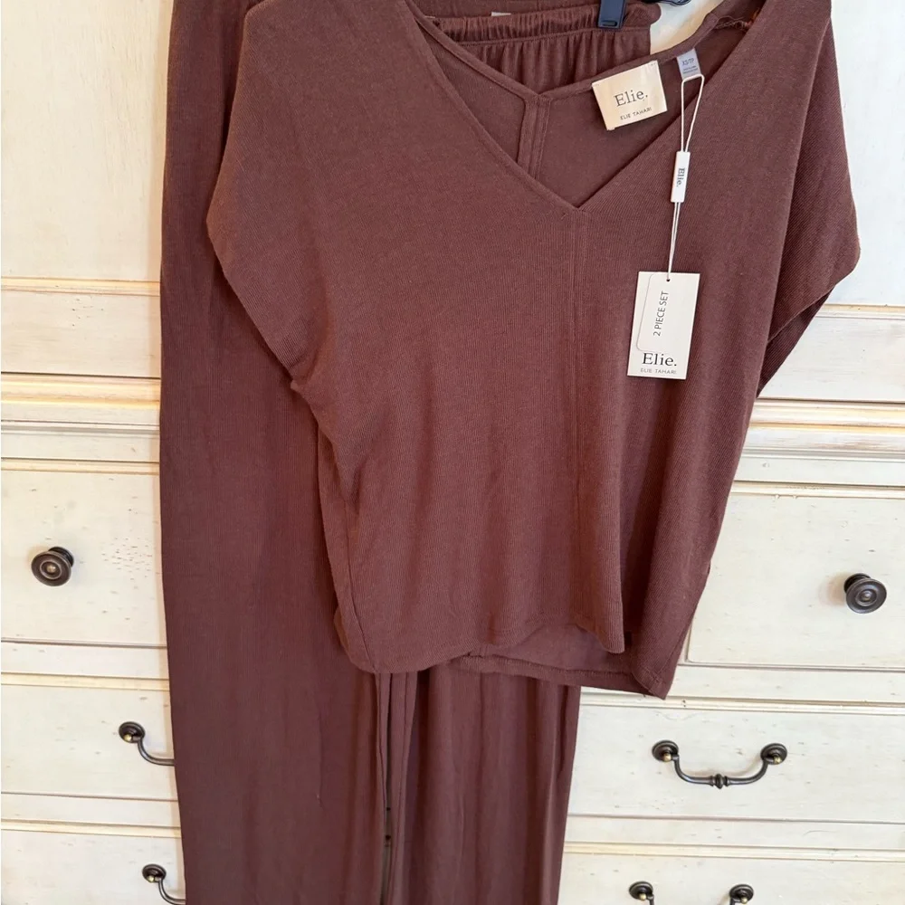 Elie Tahari Brown Ribbed Pajama Set - Picture 4 of 12